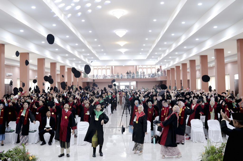 Wisuda unik cipasung 2023 wisuda unik cipasung